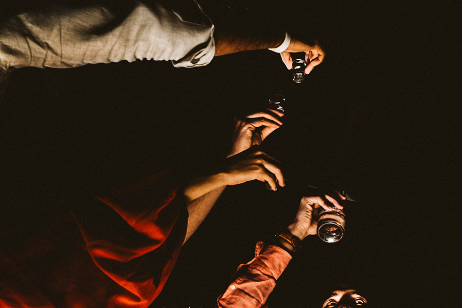 Alkohol na weselu, goście weseli podczas zabawy